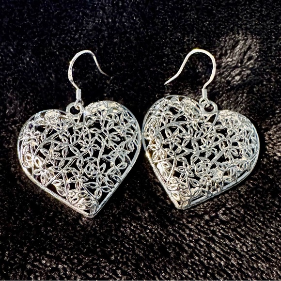 Jewelry - 925 silver plated heart earring 1.25” x 1.25”